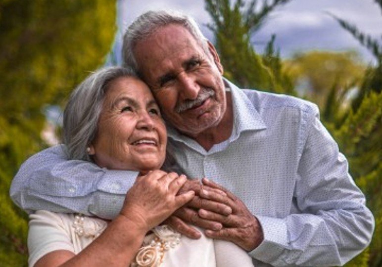 Older couple reviewing Medicare coverage